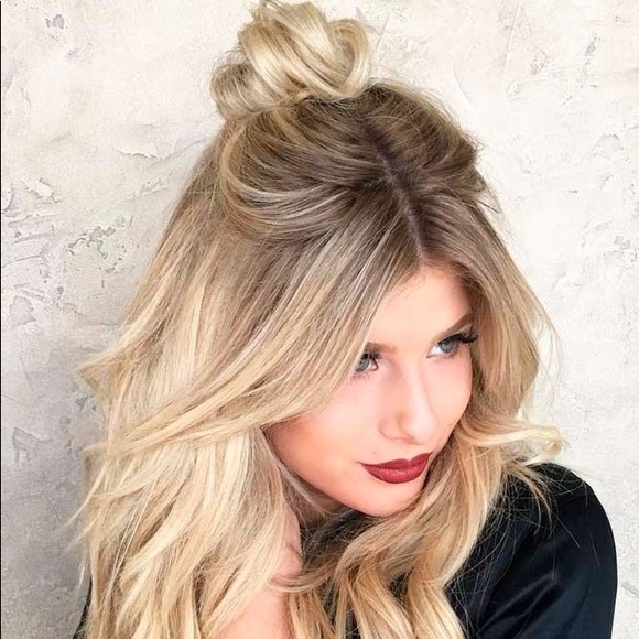 Meet your Posher, Nicole - Picture 1 of 1